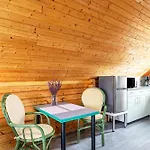 Holzhaus Am Waldrand Holiday home Niederfinow