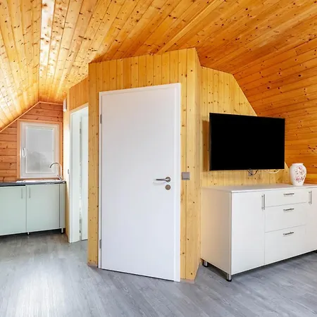 Holzhaus Am Waldrand Niederfinow