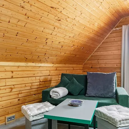 Holzhaus Am Waldrand