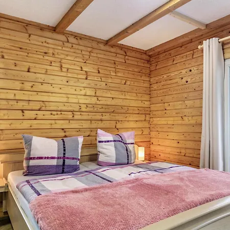 Holzhaus Am Waldrand