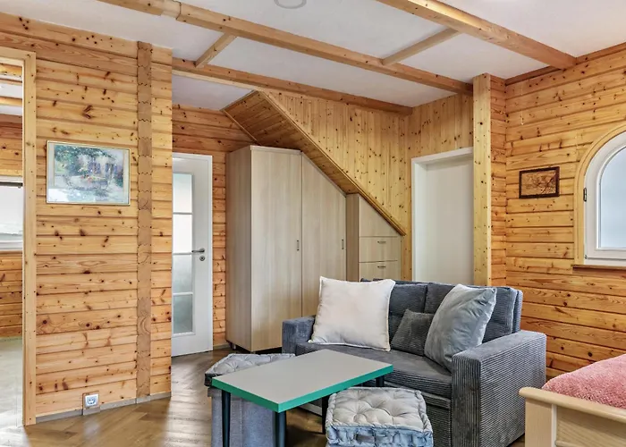 Holzhaus Am Waldrand *